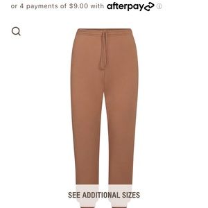 Skims jogger pants size M